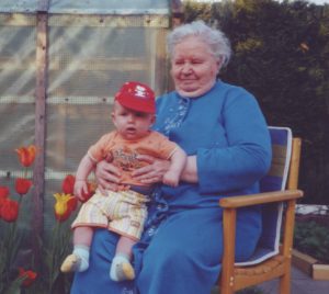 Бабушка с правнуком Паскалем.